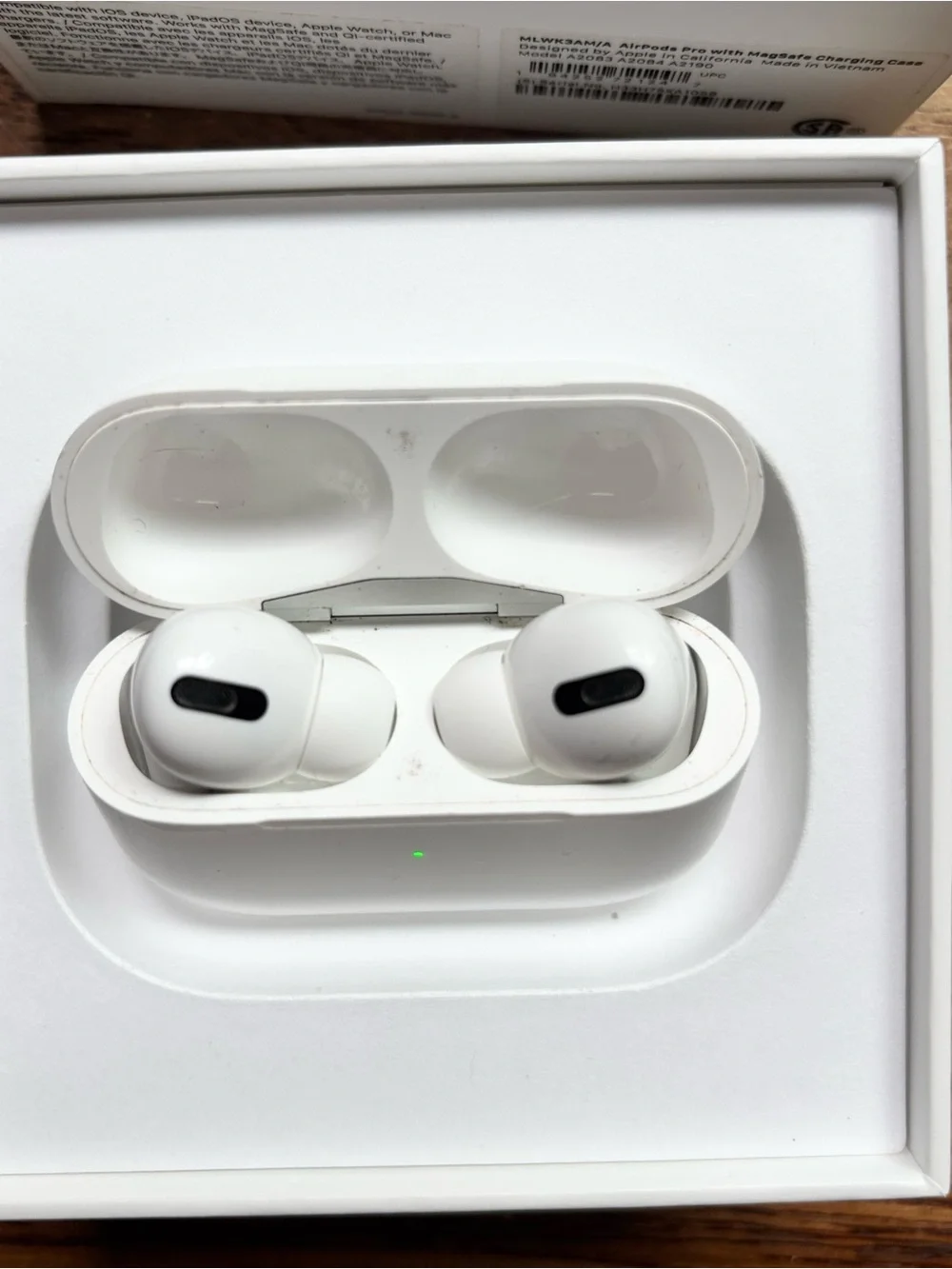 Apple - Airpods Pro A2084 White -  Active Noise Cancellation